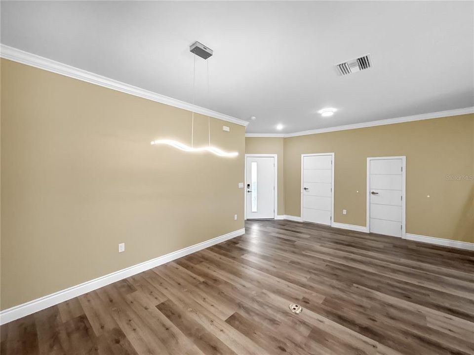 En Venta: $415,000 (4 camas, 3 baños, 2224 Pies cuadrados)