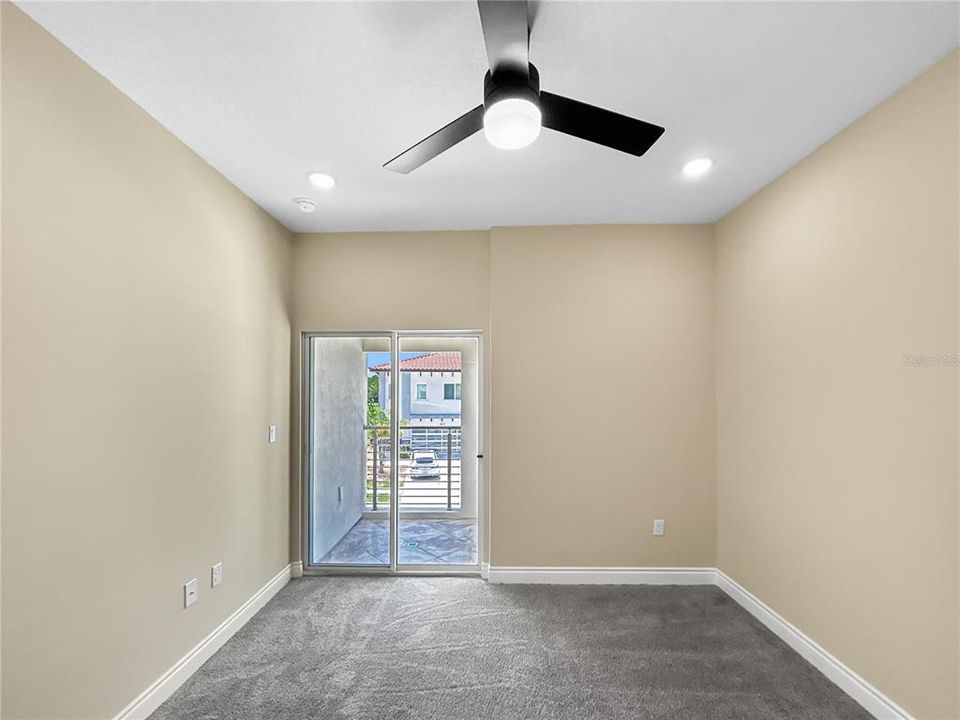 En Venta: $415,000 (4 camas, 3 baños, 2224 Pies cuadrados)