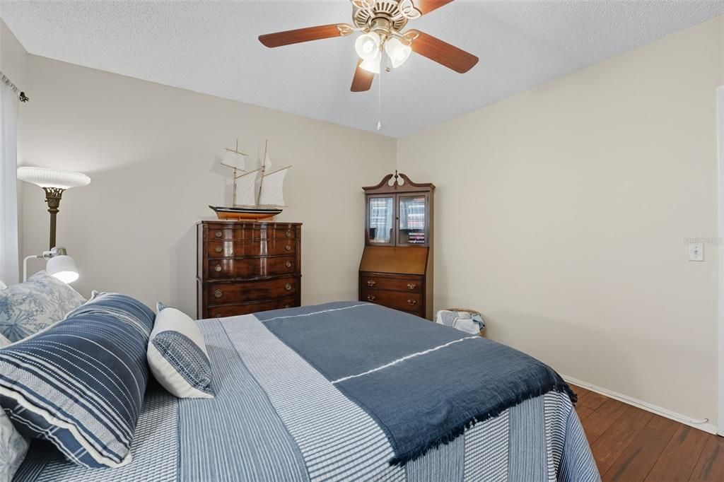 For Sale: $174,900 (2 beds, 2 baths, 1400 Square Feet)