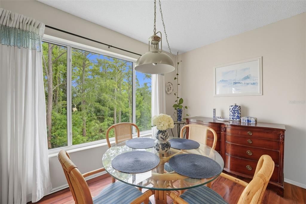 For Sale: $174,900 (2 beds, 2 baths, 1400 Square Feet)