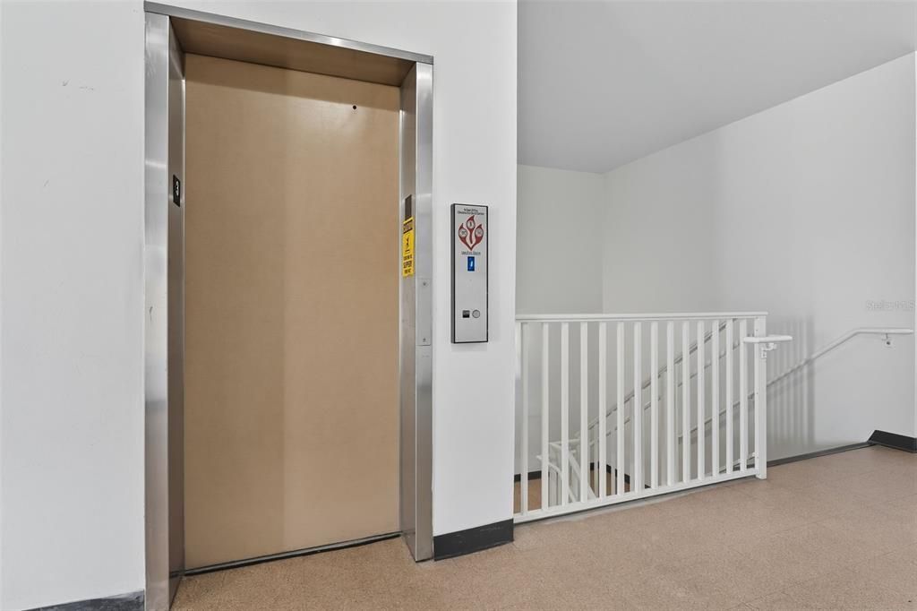 For Sale: $174,900 (2 beds, 2 baths, 1400 Square Feet)