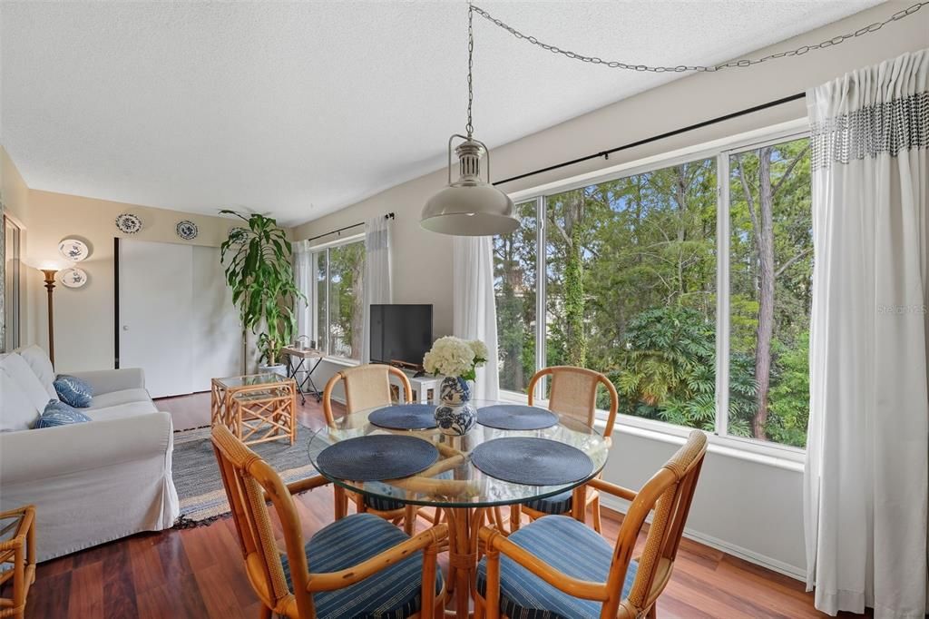 For Sale: $174,900 (2 beds, 2 baths, 1400 Square Feet)