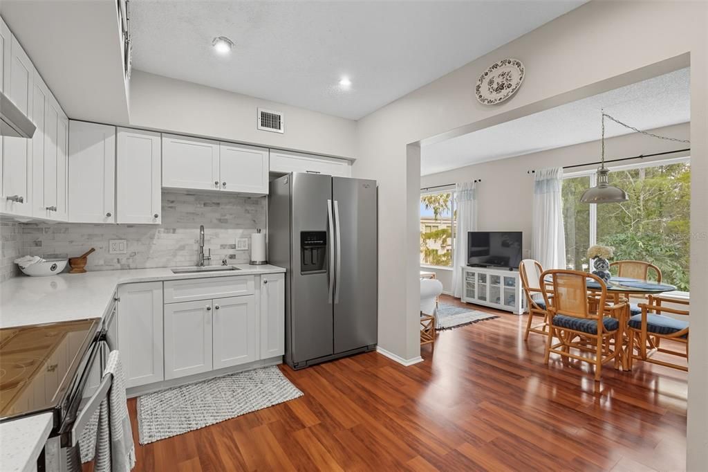 For Sale: $174,900 (2 beds, 2 baths, 1400 Square Feet)