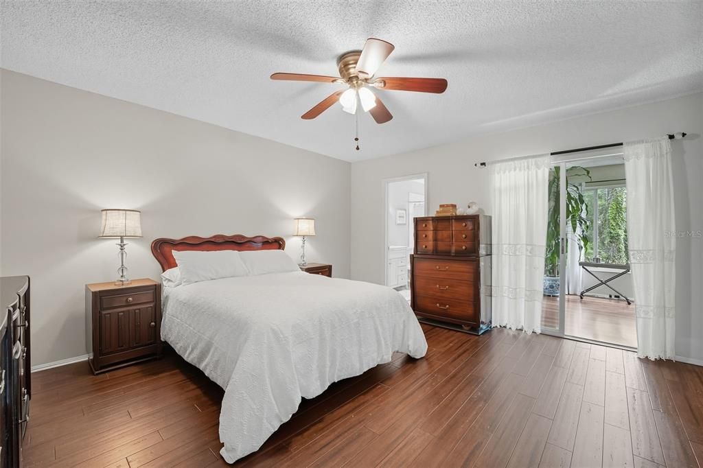 For Sale: $174,900 (2 beds, 2 baths, 1400 Square Feet)