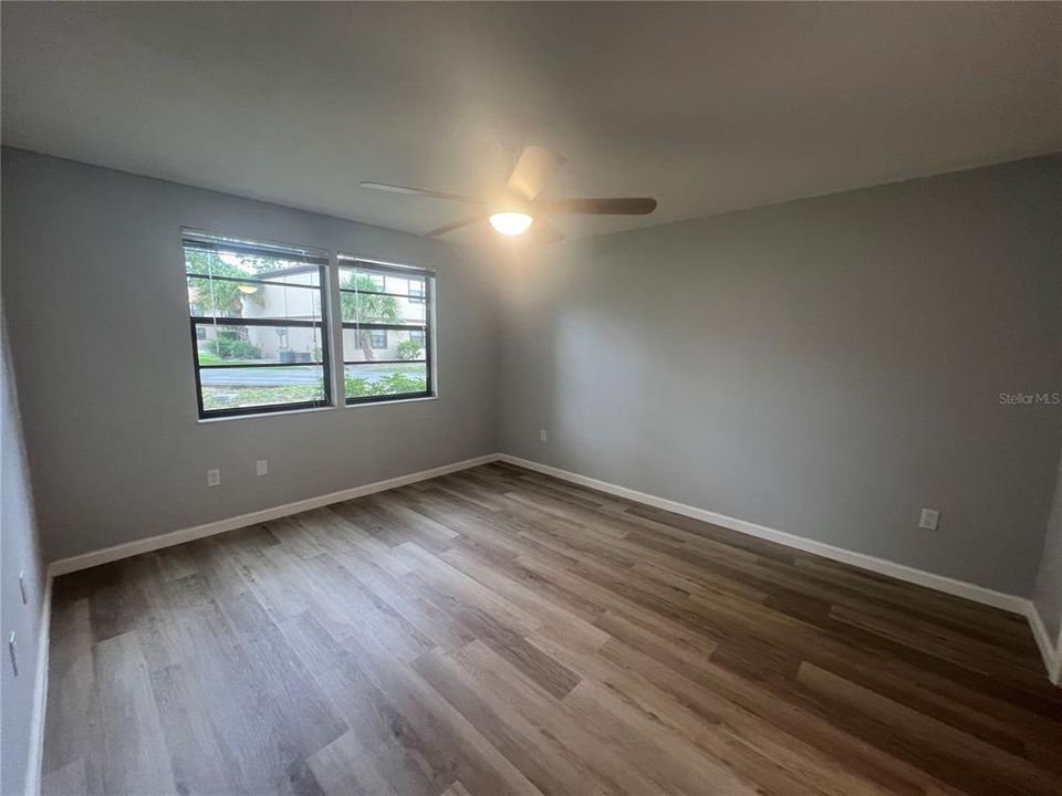 В аренду: $1,300 (2 спален, 2 ванн, 960 Квадратных фут)