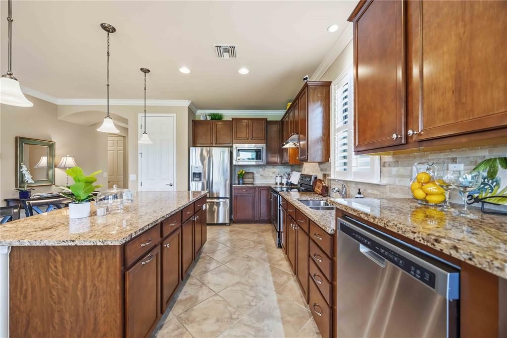 На продажу: $525,000 (2 спален, 2 ванн, 1674 Квадратных фут)