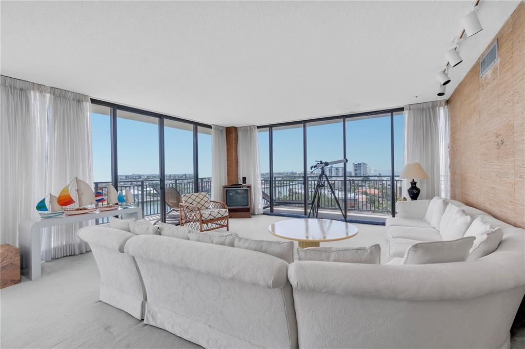 For Sale: $835,000 (2 beds, 2 baths, 1510 Square Feet)