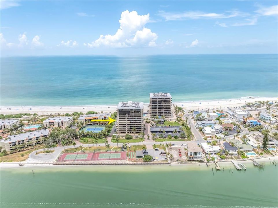 For Sale: $835,000 (2 beds, 2 baths, 1510 Square Feet)