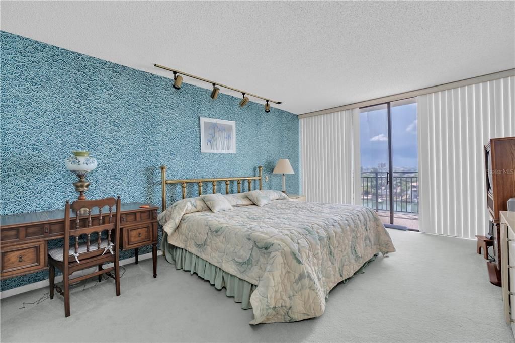 For Sale: $835,000 (2 beds, 2 baths, 1510 Square Feet)
