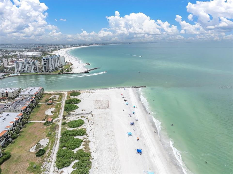 For Sale: $835,000 (2 beds, 2 baths, 1510 Square Feet)
