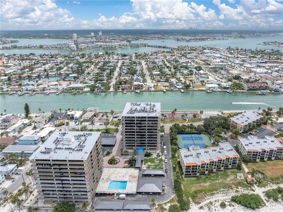 For Sale: $835,000 (2 beds, 2 baths, 1510 Square Feet)
