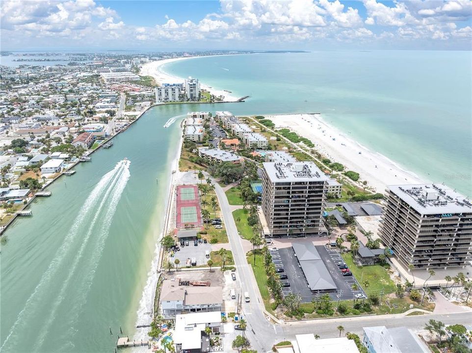 For Sale: $835,000 (2 beds, 2 baths, 1510 Square Feet)