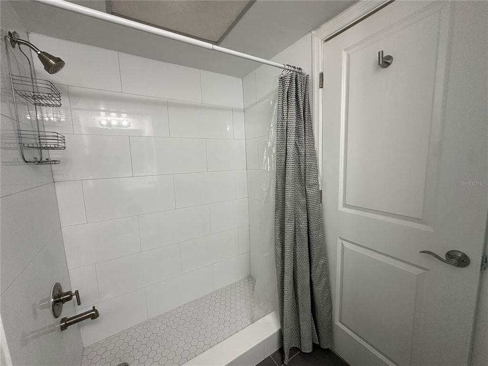 В аренду: $1,800 (1 спален, 1 ванн, 720 Квадратных фут)