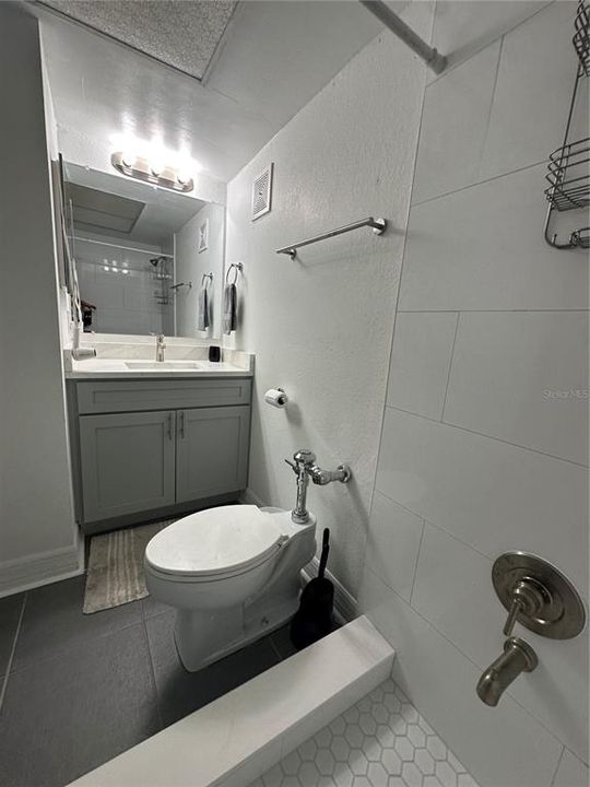 В аренду: $1,800 (1 спален, 1 ванн, 720 Квадратных фут)