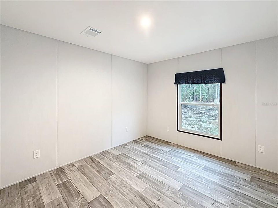 For Sale: $224,900 (4 beds, 2 baths, 1560 Square Feet)