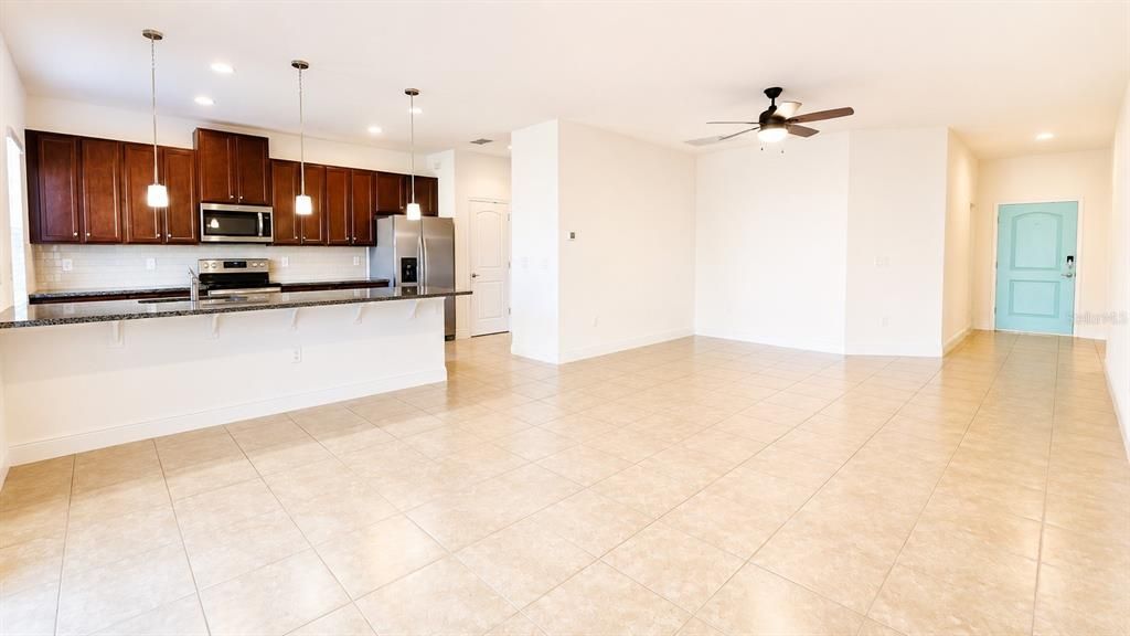 На продажу: $365,000 (3 спален, 2 ванн, 1613 Квадратных фут)