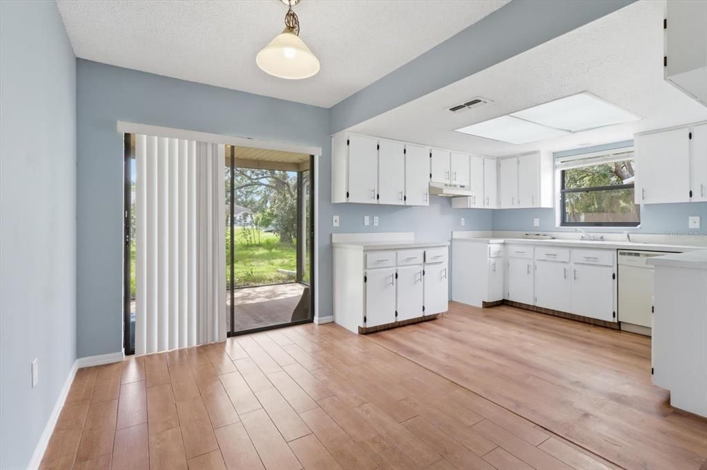 На продажу: $379,999 (4 спален, 0 ванн, 2018 Квадратных фут)
