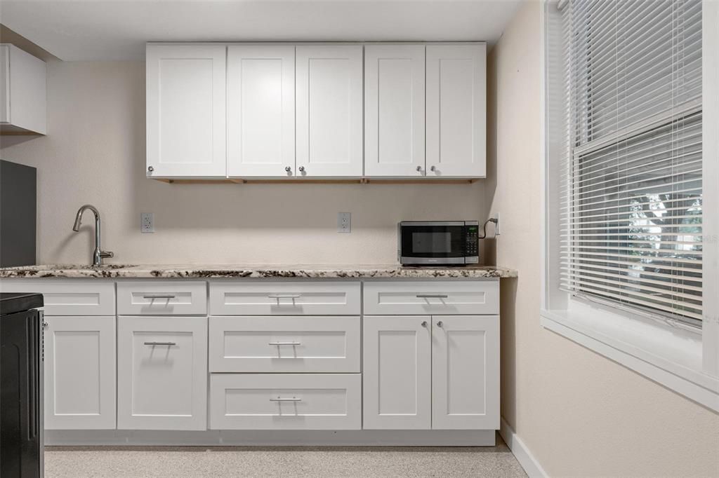 For Rent: $1,650 (1 beds, 1 baths, 500 Square Feet)