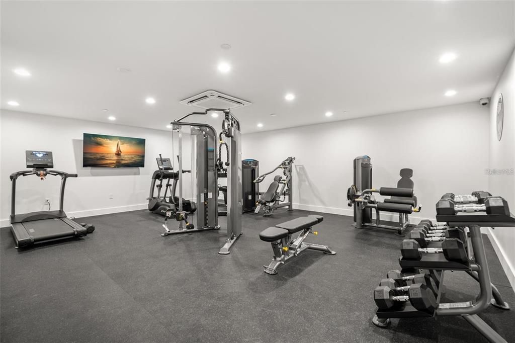 For Sale: $924,000 (2 beds, 2 baths, 955 Square Feet)