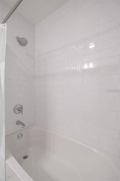 For Sale: $924,000 (2 beds, 2 baths, 955 Square Feet)