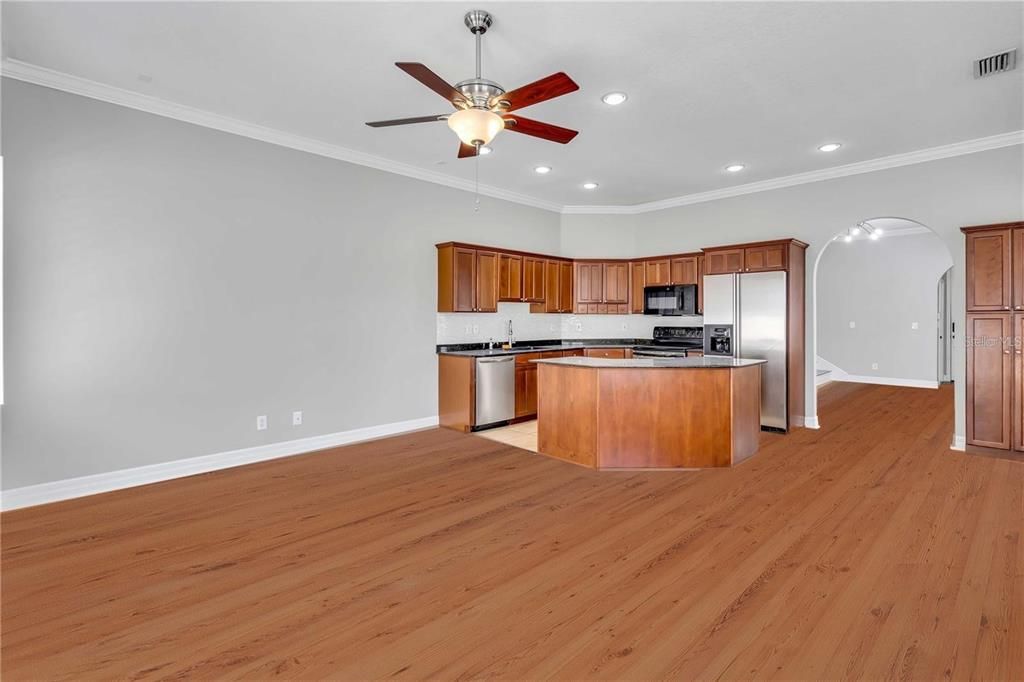 For Rent: $3,850 (3 beds, 2 baths, 1841 Square Feet)