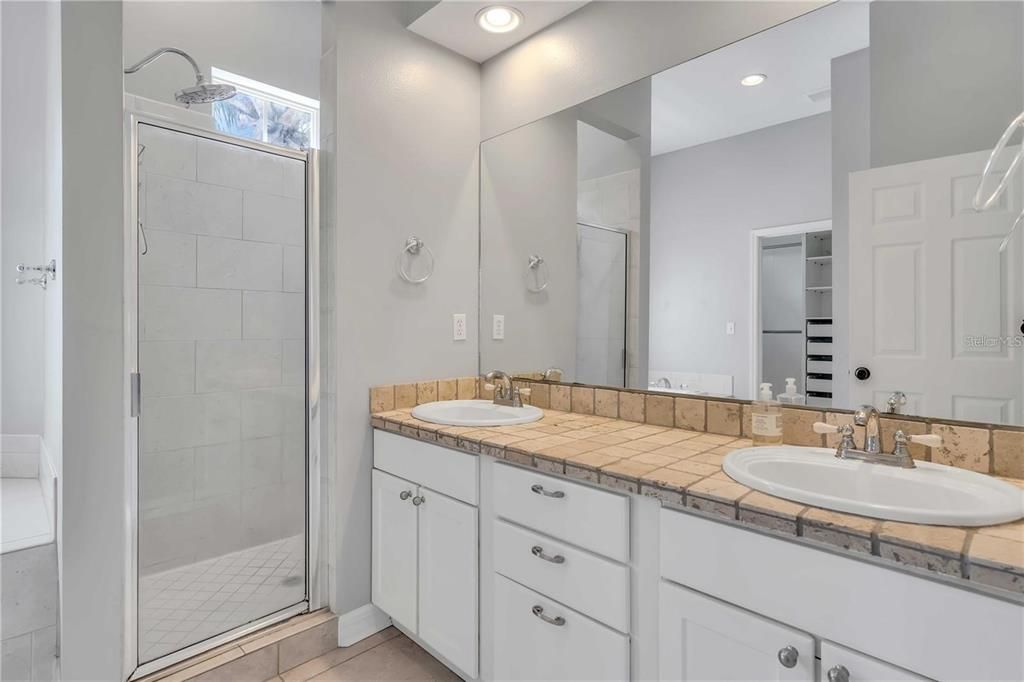 For Rent: $3,850 (3 beds, 2 baths, 1841 Square Feet)