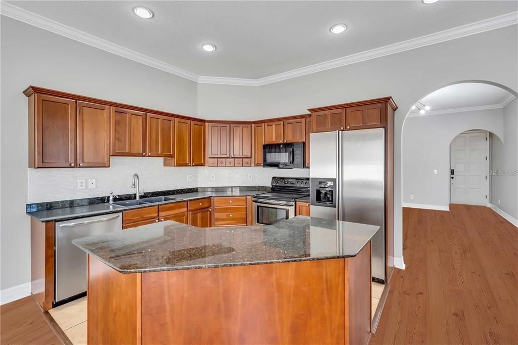 For Rent: $3,850 (3 beds, 2 baths, 1841 Square Feet)