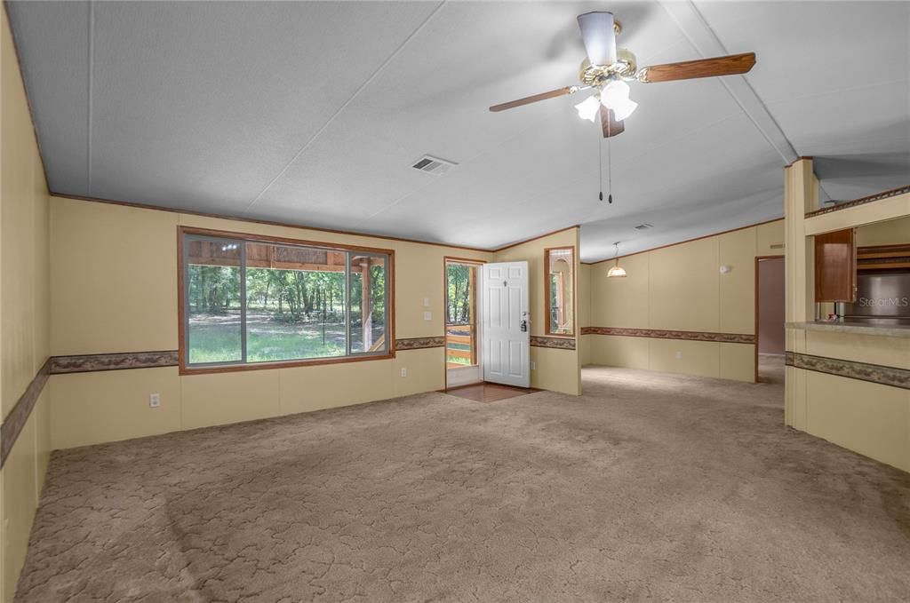 For Sale: $249,900 (3 beds, 2 baths, 1620 Square Feet)