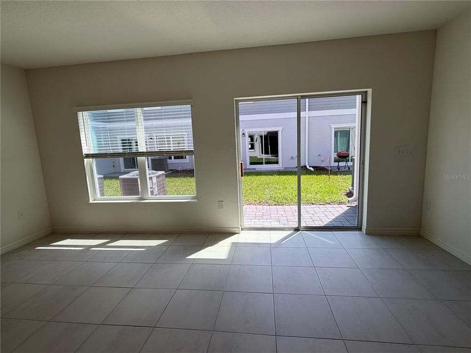 En Renta: $2,350 (3 camas, 2 baños, 1557 Pies cuadrados)