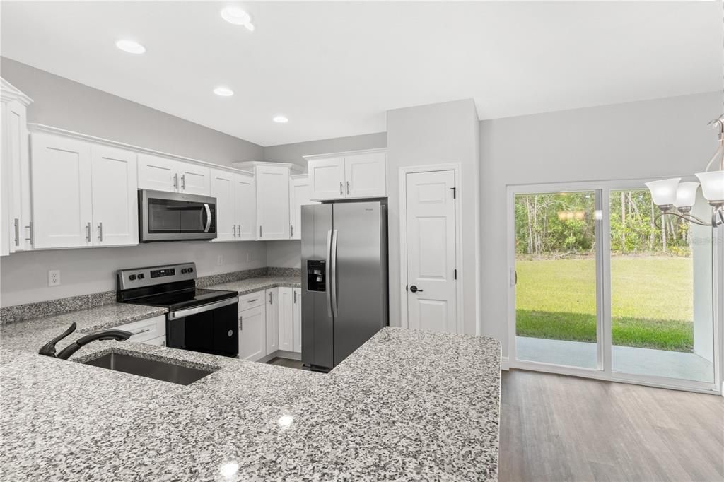 For Sale: $279,900 (3 beds, 2 baths, 1468 Square Feet)