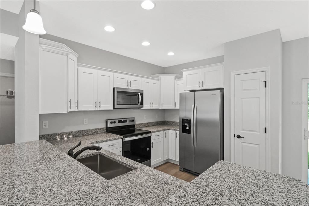 For Sale: $279,900 (3 beds, 2 baths, 1468 Square Feet)