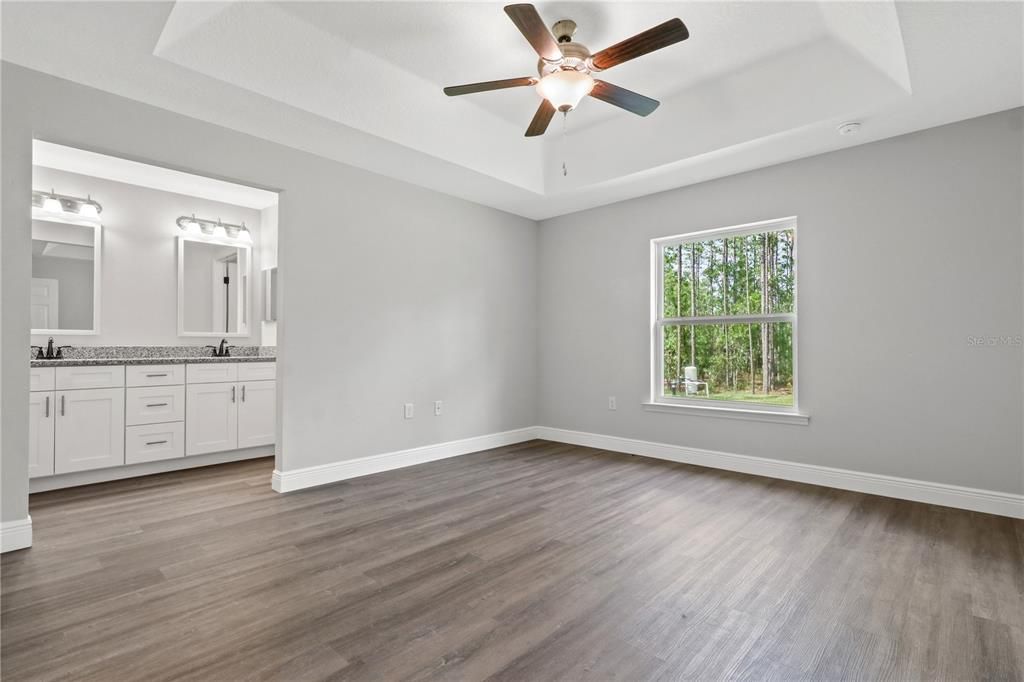 For Sale: $279,900 (3 beds, 2 baths, 1468 Square Feet)