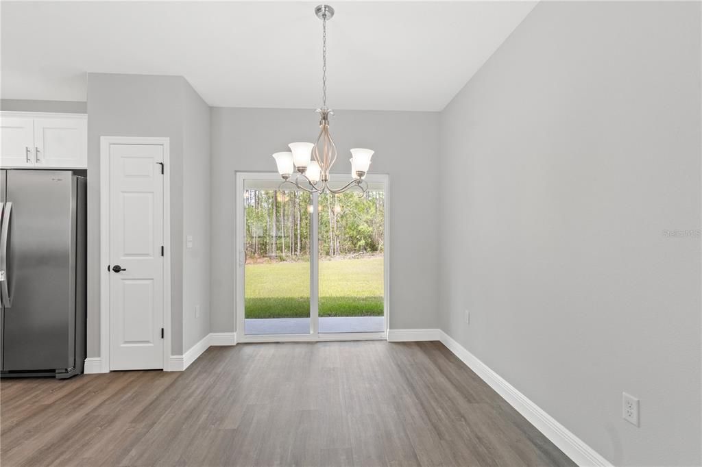 For Sale: $279,900 (3 beds, 2 baths, 1468 Square Feet)