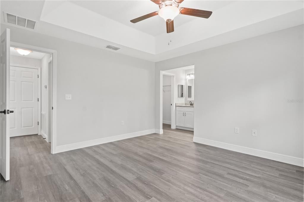 For Sale: $279,900 (3 beds, 2 baths, 1468 Square Feet)