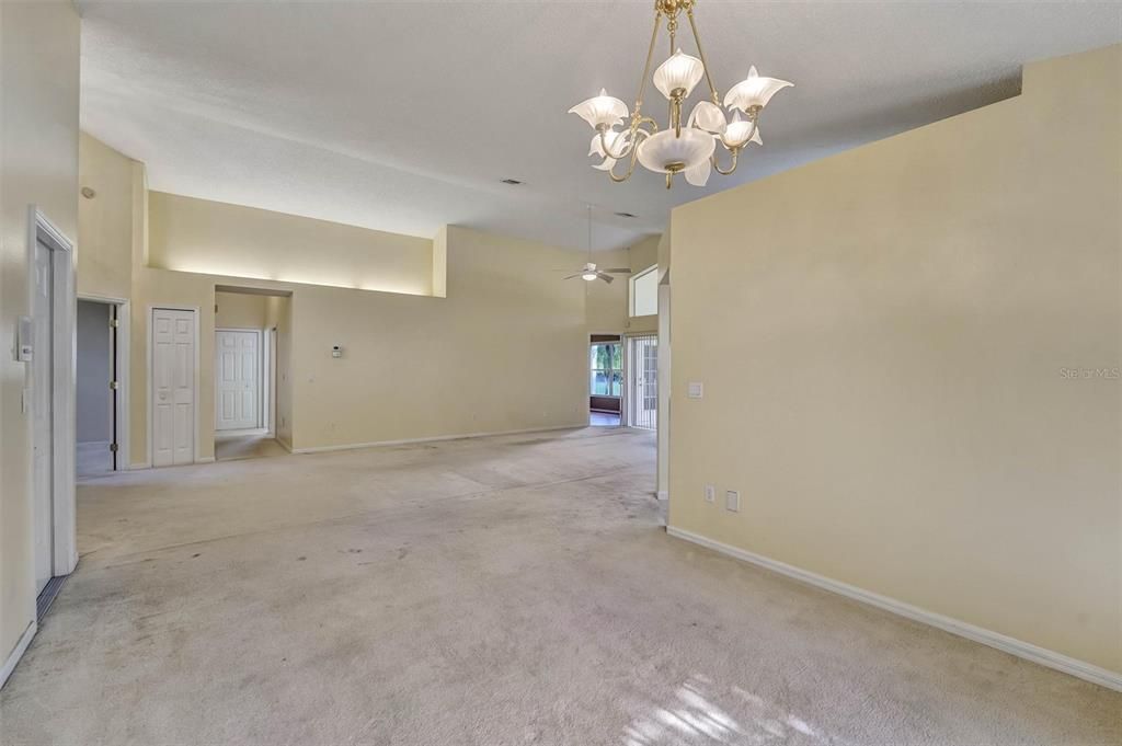 En Venta: $295,000 (3 camas, 2 baños, 1831 Pies cuadrados)