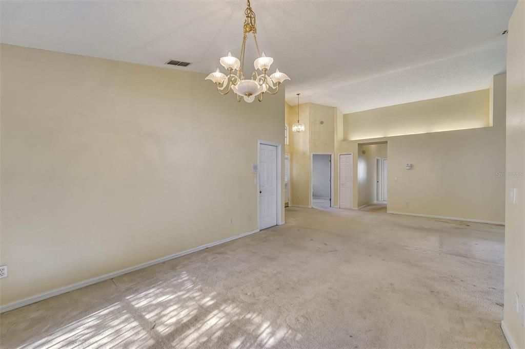 En Venta: $295,000 (3 camas, 2 baños, 1831 Pies cuadrados)
