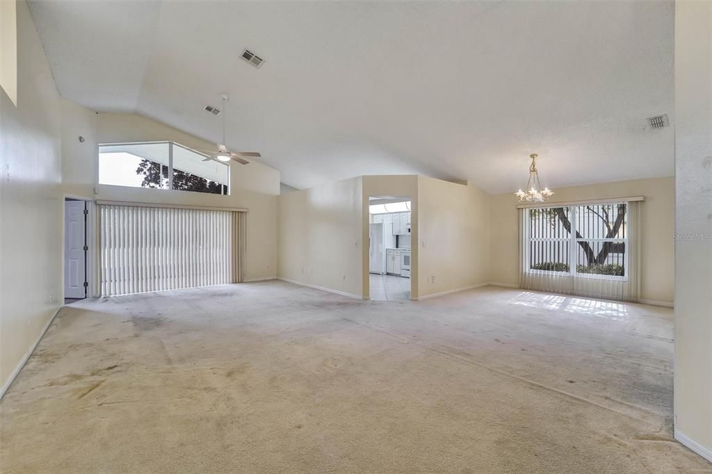 En Venta: $295,000 (3 camas, 2 baños, 1831 Pies cuadrados)