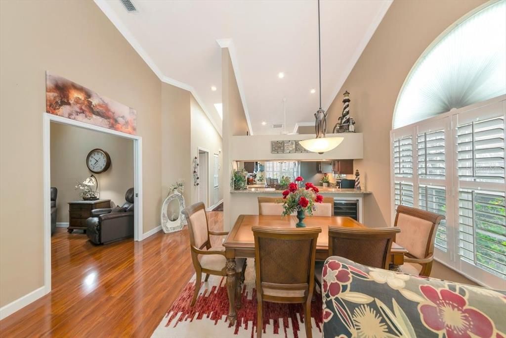 На продажу: $558,900 (2 спален, 2 ванн, 1547 Квадратных фут)