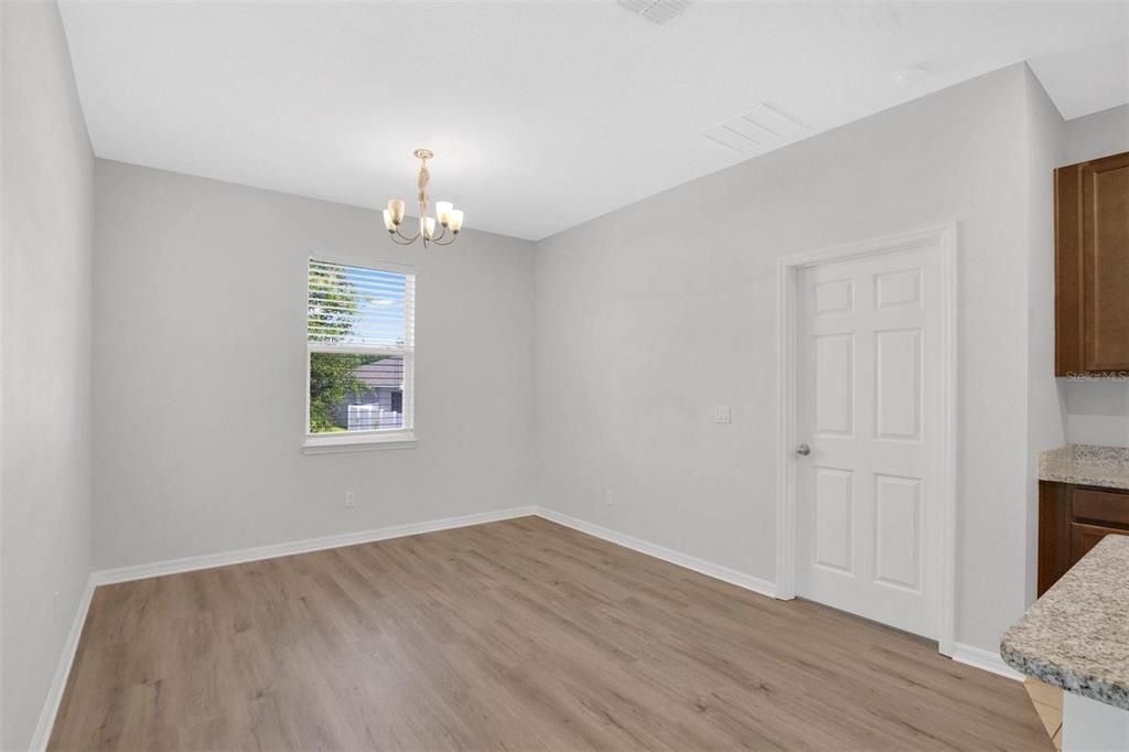 En Venta: $289,900 (3 camas, 2 baños, 1607 Pies cuadrados)