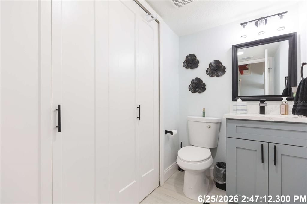 На продажу: $379,000 (2 спален, 1 ванн, 1352 Квадратных фут)