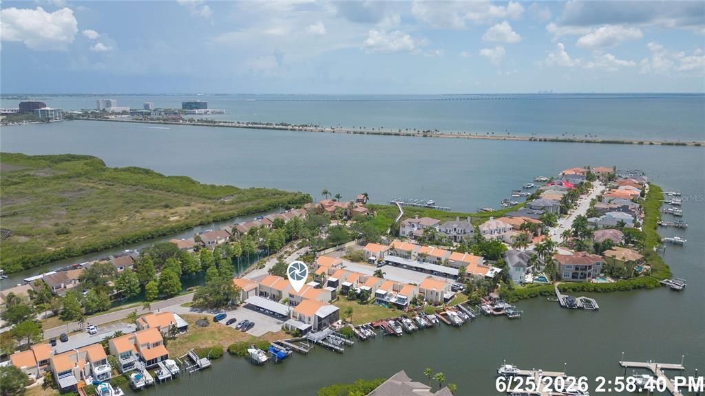 На продажу: $379,000 (2 спален, 1 ванн, 1352 Квадратных фут)