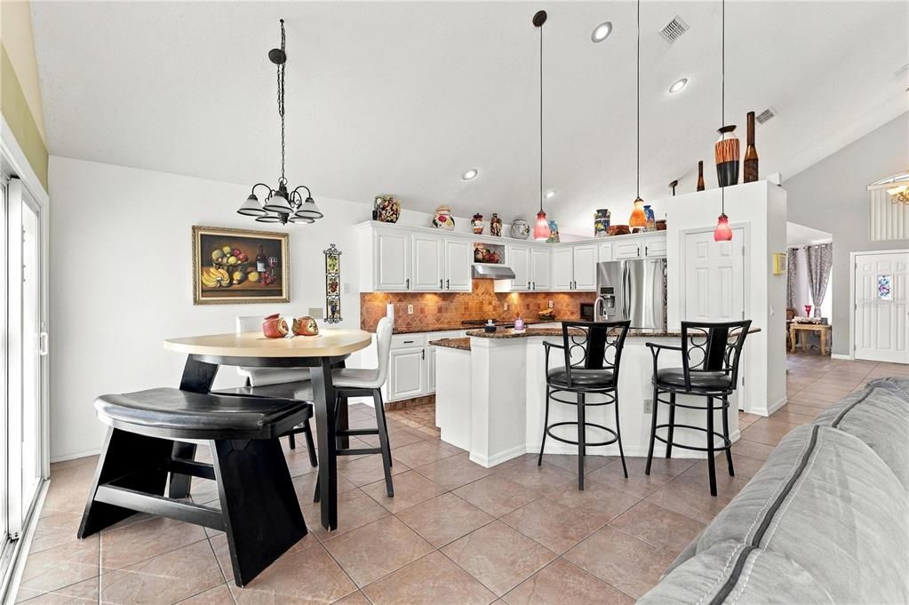 En Venta: $430,000 (4 camas, 2 baños, 2285 Pies cuadrados)