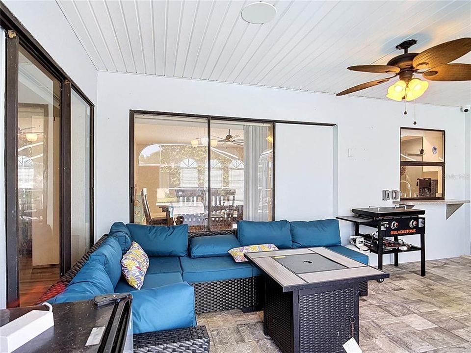 For Sale: $309,900 (3 beds, 2 baths, 1876 Square Feet)