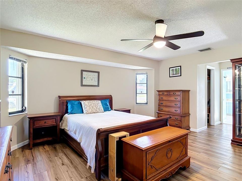 For Sale: $309,900 (3 beds, 2 baths, 1876 Square Feet)