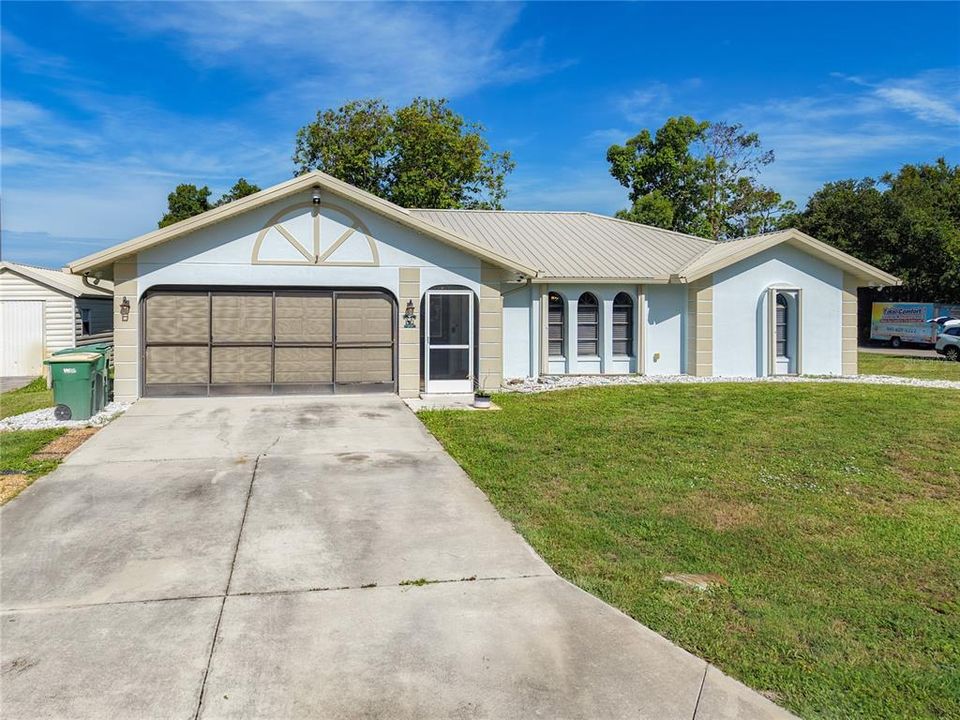 For Sale: $309,900 (3 beds, 2 baths, 1876 Square Feet)