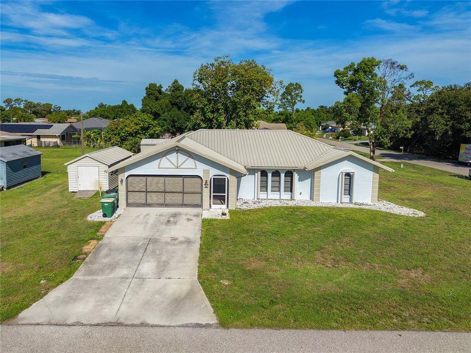For Sale: $309,900 (3 beds, 2 baths, 1876 Square Feet)