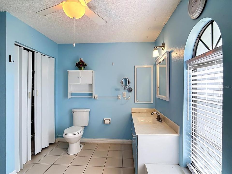 For Sale: $309,900 (3 beds, 2 baths, 1876 Square Feet)