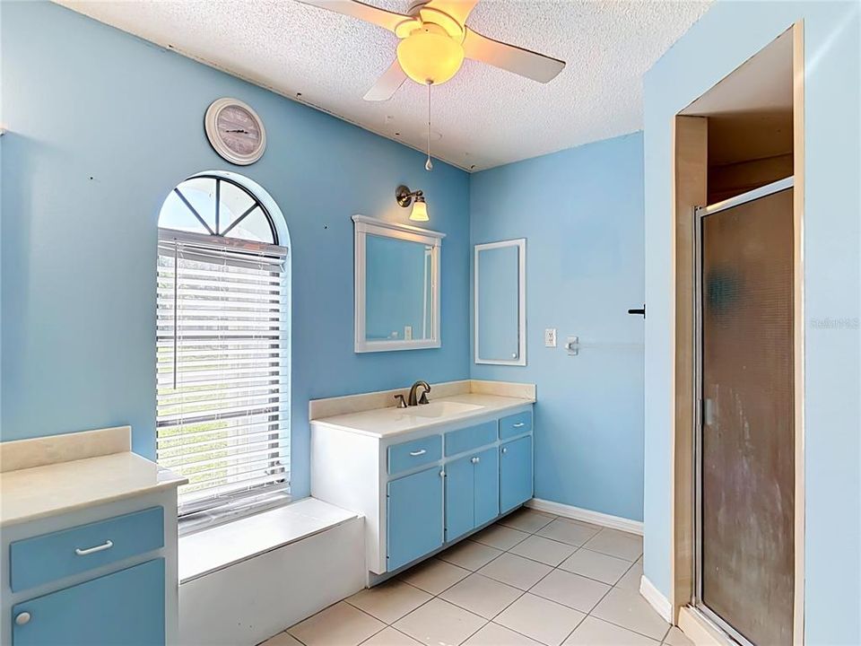 For Sale: $309,900 (3 beds, 2 baths, 1876 Square Feet)