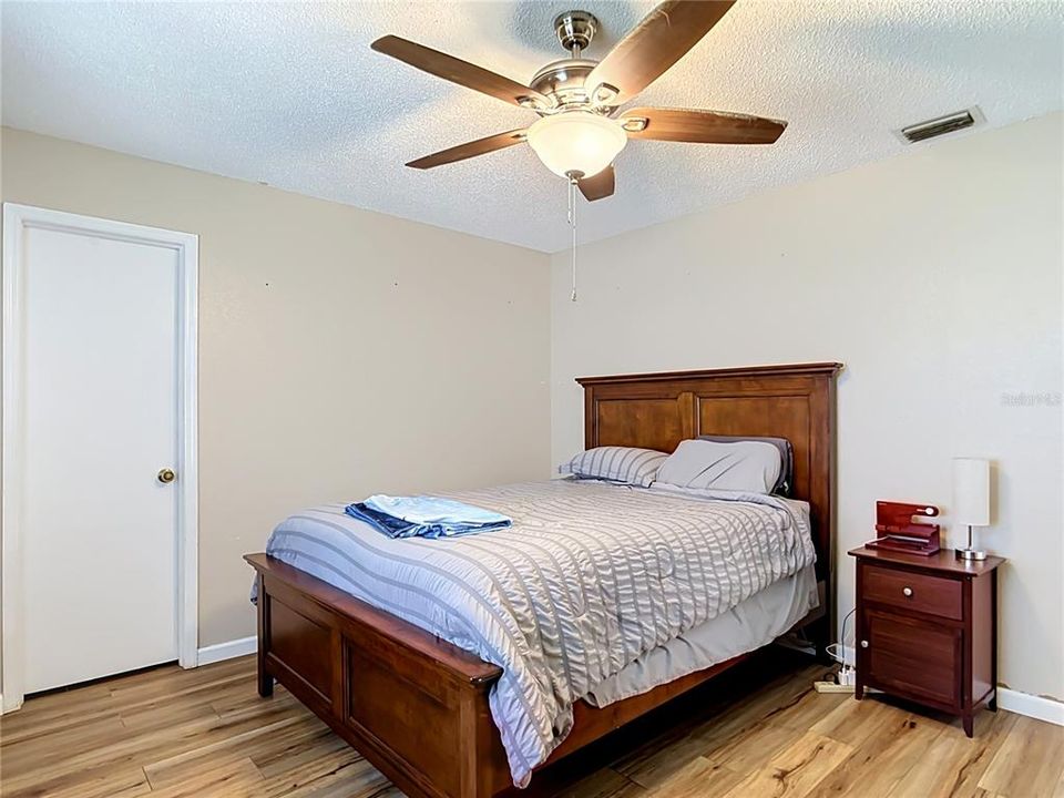 For Sale: $309,900 (3 beds, 2 baths, 1876 Square Feet)