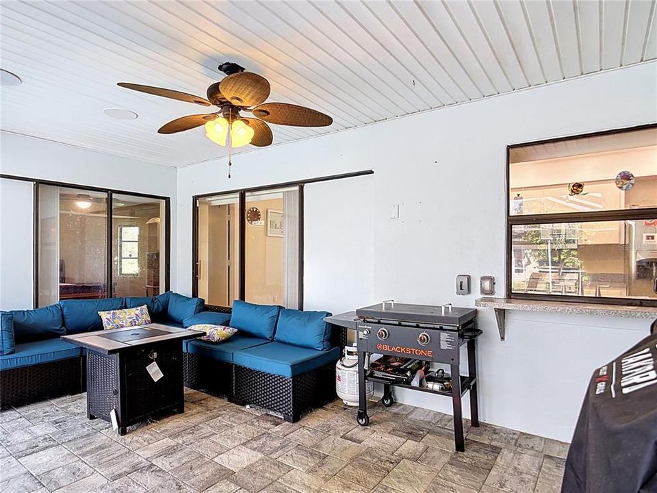 For Sale: $309,900 (3 beds, 2 baths, 1876 Square Feet)